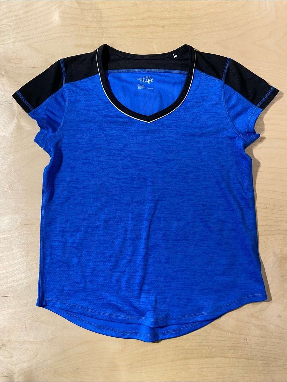made for life Blue Athletic V-Neck Top with Black Trim Medium (RS)